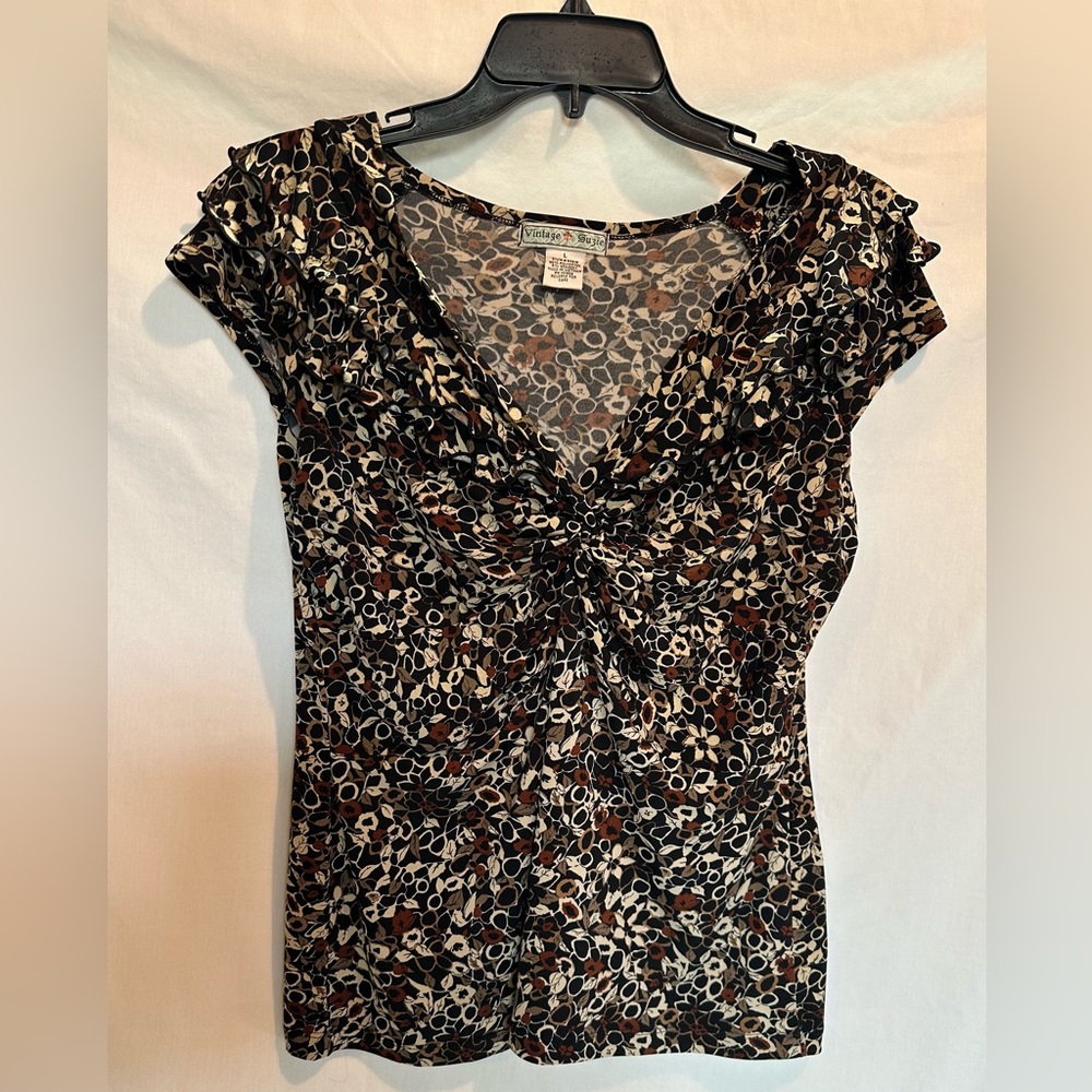 Vintage Suzie Women's Black and Brown Patterned Top